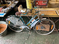 Lot diverse antieken items kast - afbeelding 21 van  26