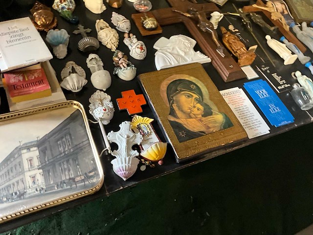 Lot diverse antieken items kast - afbeelding 13 van  26