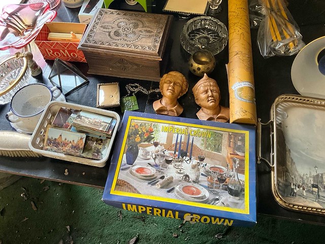 Lot diverse antieken items kast - afbeelding 15 van  26