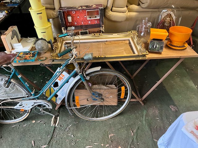 Lot diverse antieken items kast - afbeelding 19 van  26