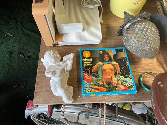Lot diverse antieken items kast - afbeelding 17 van  26