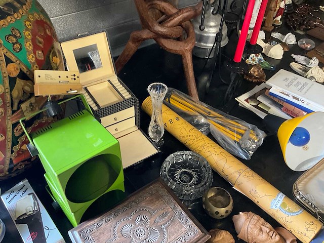 Lot diverse antieken items kast - afbeelding 8 van  26