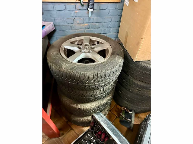 Lot diverse autobanden sets met velg - afbeelding 8 van  33