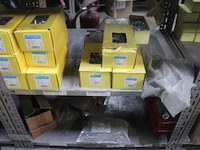 Lot diverse bevestigingsmaterialen wo. pgb fasteners - afbeelding 2 van  7
