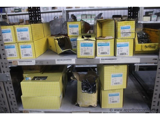 Lot diverse bevestigingsmaterialen wo. pgb fasteners - afbeelding 3 van  7