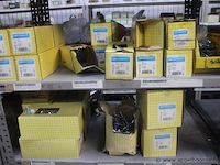 Lot diverse bevestigingsmaterialen wo. pgb fasteners - afbeelding 3 van  7