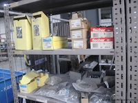 Lot diverse bevestigingsmaterialen wo. pgb fasteners - afbeelding 6 van  7