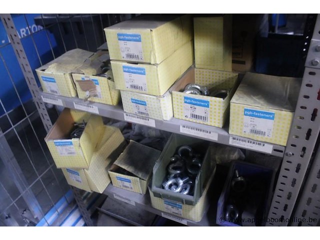 Lot diverse bevestigingsmaterialen wo. pgb fasteners - afbeelding 7 van  7