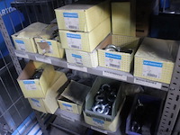 Lot diverse bevestigingsmaterialen wo. pgb fasteners - afbeelding 7 van  7