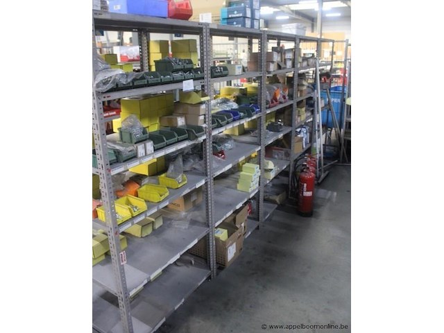 Lot diverse bevestigingsmaterialen - afbeelding 1 van  6