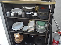 Lot diverse borden en schalen