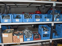 Lot diverse buisklemmen, wo. mopro, giacomini, in dozen en kratten - afbeelding 1 van  6