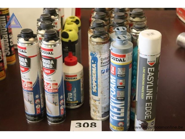 Lot diverse bussen wo pu lijm mousse - soudal -wandmontagelot - soudal - pro 40p polyurethaan sprayisolatieschuim - soudal - - afbeelding 1 van  1