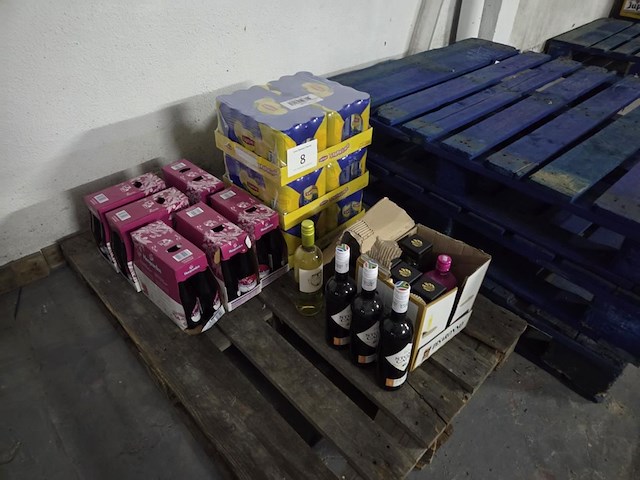 Lot diverse dranken - afbeelding 1 van  7