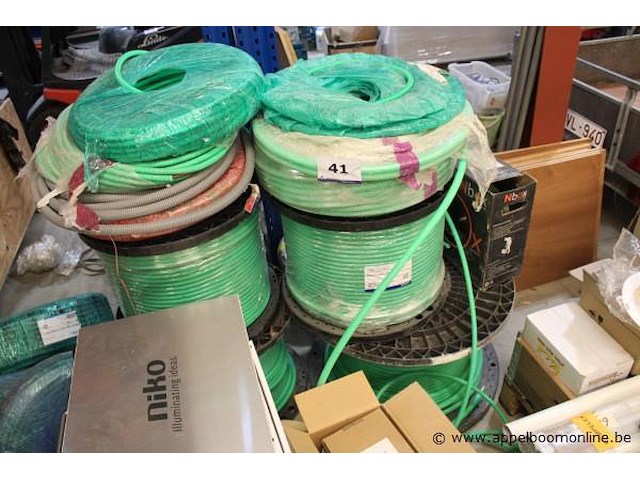 Lot diverse elektrakabels - afbeelding 1 van  2