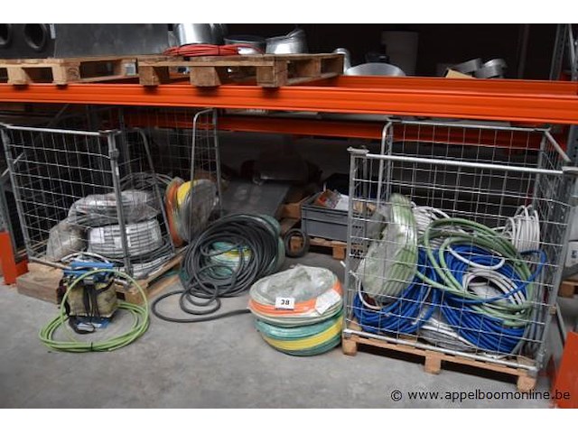 Lot diverse elektrakabels - afbeelding 1 van  2