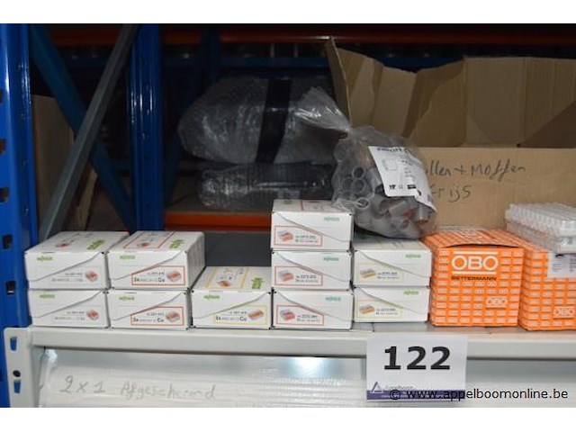 Lot diverse elektrische installatiematerialen, wo. schneider electric, obo bettermann, nico, werking niet gekend - afbeelding 2 van  5