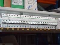 Lot diverse elektrische installatiematerialen, wo. schneider electric, obo bettermann, nico, werking niet gekend - afbeelding 4 van  5