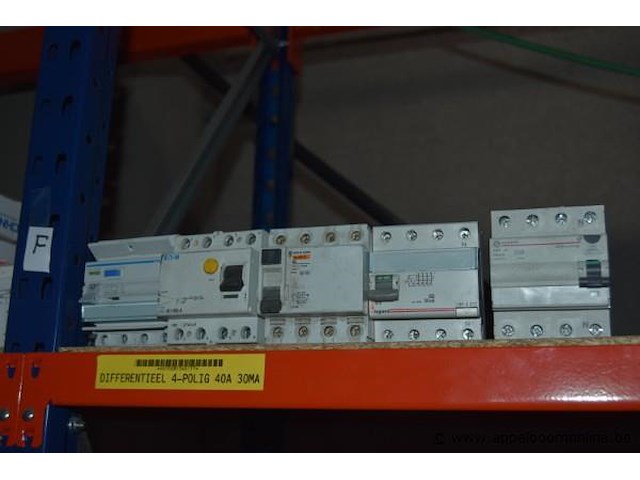 Lot diverse energiemeters, wo. eastron sdm630m, internal ufm125, finder 7e.64.8.400.0002, werking niet gekend - afbeelding 2 van  2