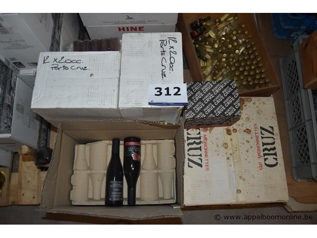 Lot diverse flessen drank wo. wijn - afbeelding 1 van  3