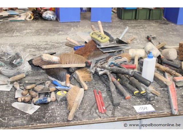 Lot diverse gereedschap wo hamers, handzagen enz - afbeelding 2 van  5