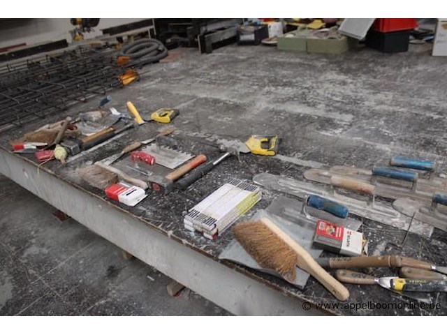 Lot diverse gereedschap wo hamers, handzagen enz - afbeelding 3 van  5