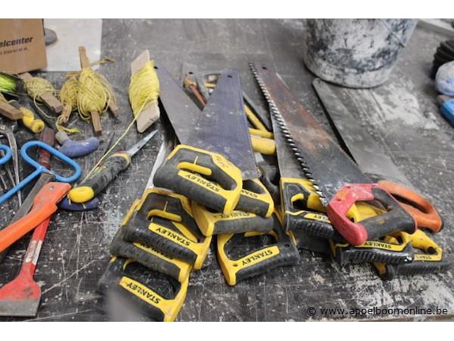 Lot diverse gereedschap wo hamers, handzagen enz - afbeelding 4 van  5
