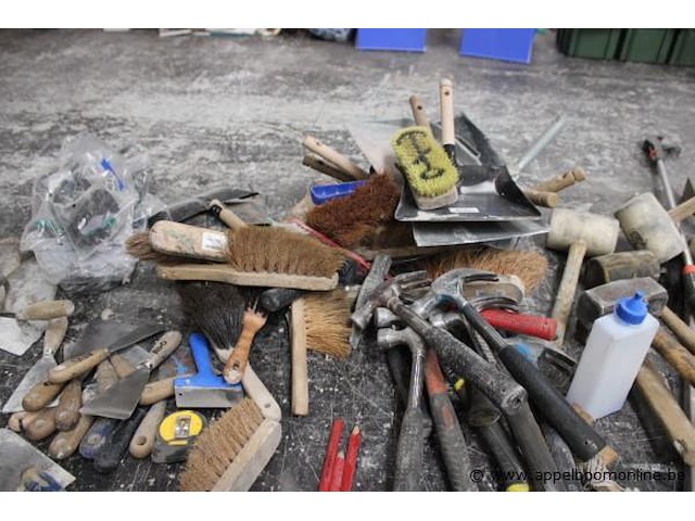 Lot diverse gereedschap wo hamers, handzagen enz - afbeelding 5 van  5