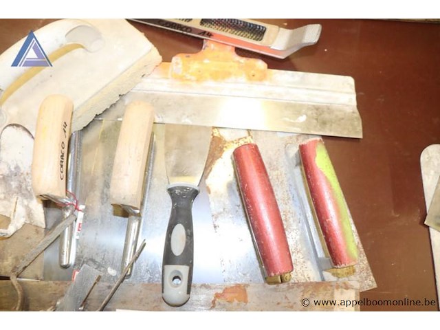 Lot diverse handgereedschappen wo plakspanen - afbeelding 3 van  4