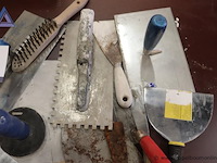 Lot diverse handgereedschappen wo plakspanen - afbeelding 3 van  4