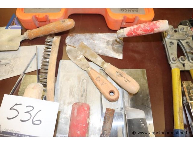 Lot diverse handgereedschappen wo plakspanen - afbeelding 3 van  4