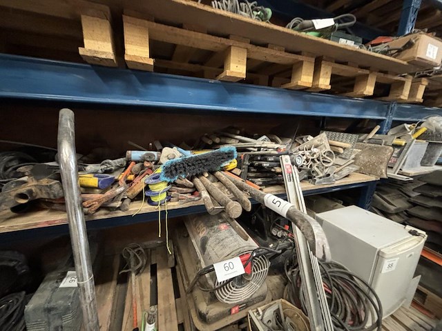 Lot diverse handgereedschappen - afbeelding 1 van  10