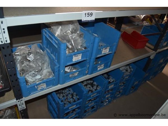 Lot diverse installatiematerialen - afbeelding 1 van  4