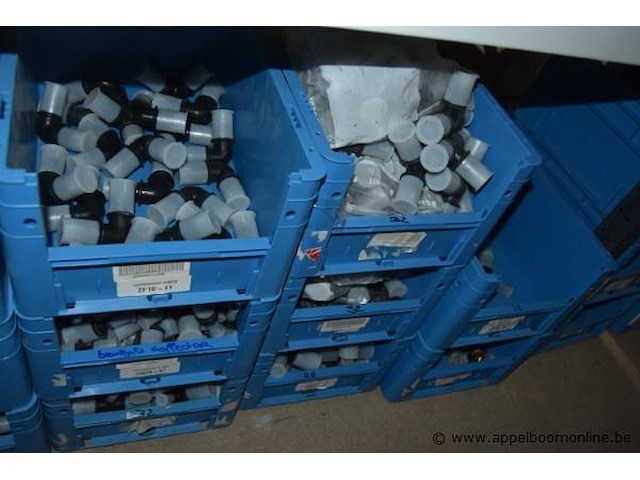 Lot diverse installatiematerialen - afbeelding 4 van  4