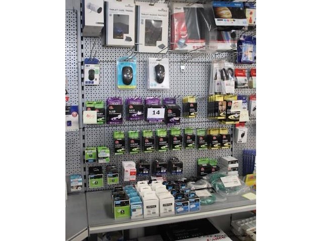 Lot diverse it gadgets wo. muizen, tablet covers, printpapier, enz - afbeelding 1 van  4