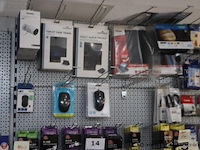 Lot diverse it gadgets wo. muizen, tablet covers, printpapier, enz - afbeelding 2 van  4