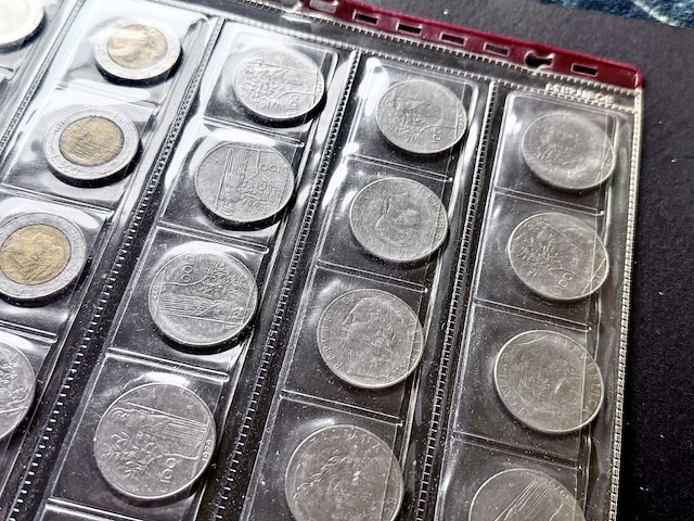 Lot diverse italiaanse munten - afbeelding 2 van  5