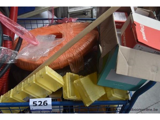 Lot diverse kabels en elektratoebehoren, zonder de kar - afbeelding 4 van  4