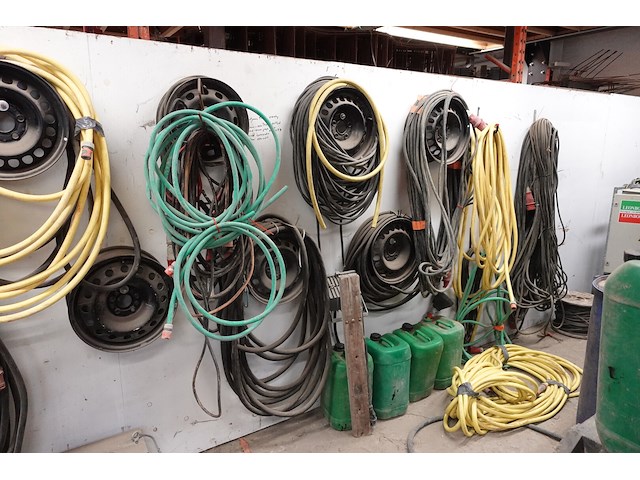 Lot diverse kabels & slangen - afbeelding 1 van  11