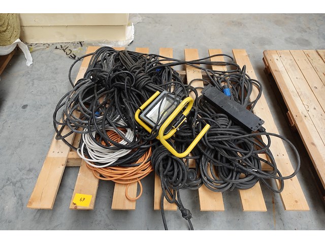 Lot diverse kabels - afbeelding 1 van  6