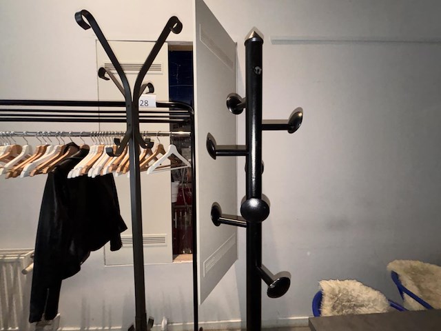 Lot diverse kapstokken - afbeelding 2 van  5