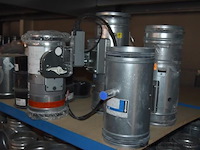 Lot diverse luchtkanalen en toebehoren, wo. gemotoriseerde kleppen, werking niet gekend - afbeelding 2 van  5