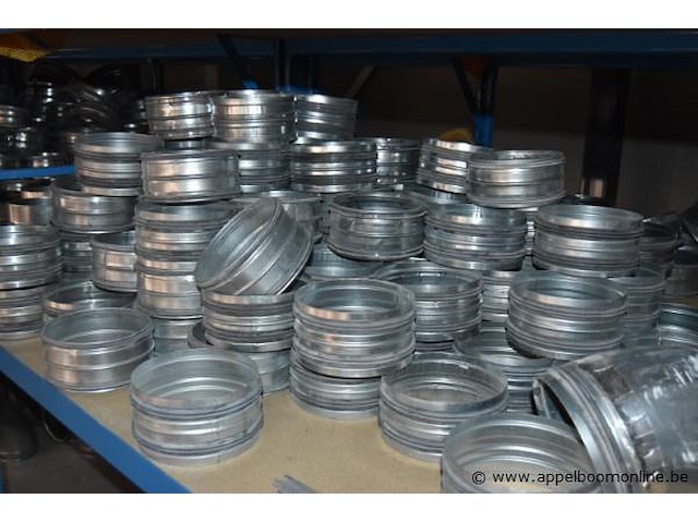 Lot diverse luchtkanalen en toebehoren, wo. gemotoriseerde kleppen, werking niet gekend - afbeelding 5 van  5