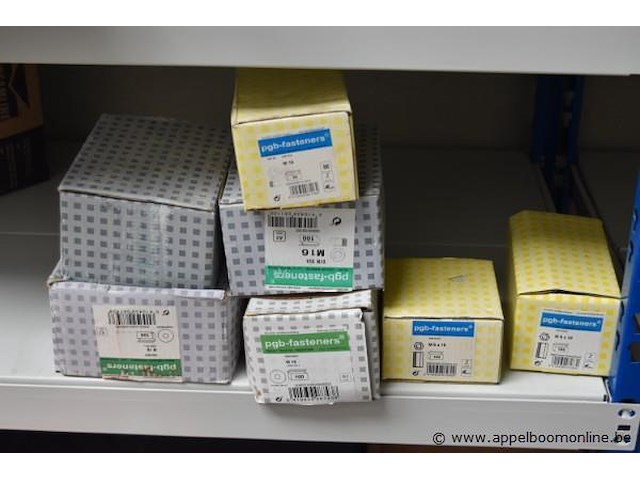 Lot diverse materialen, wo. bevestigingsmaterialen - afbeelding 3 van  5