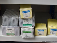 Lot diverse materialen, wo. bevestigingsmaterialen - afbeelding 3 van  5