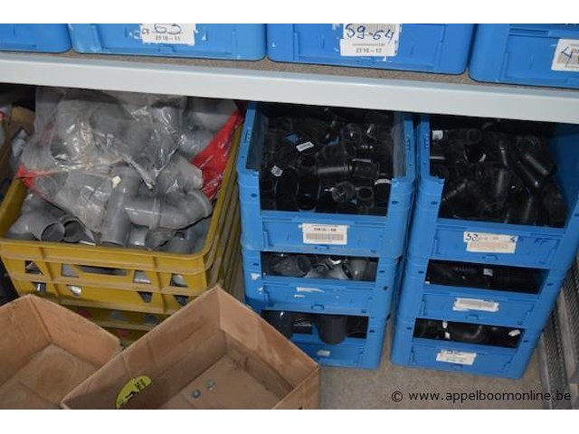 Lot diverse metalen klemmen en plastic fittingen - afbeelding 4 van  4