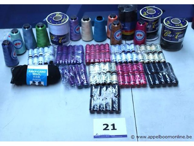 Lot diverse naaigaren - afbeelding 1 van  3