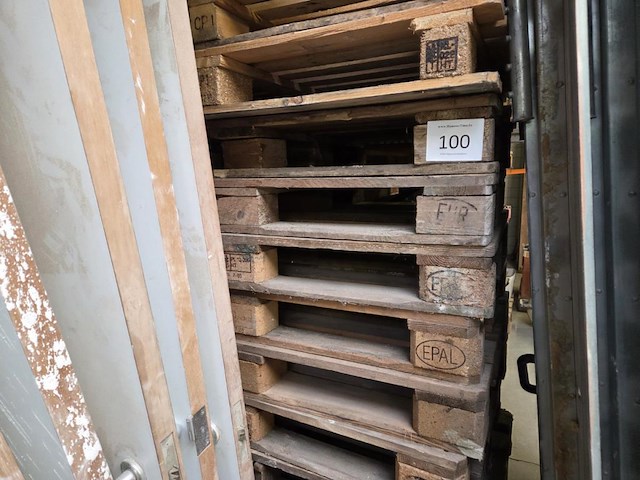 Lot diverse paletten - afbeelding 1 van  5