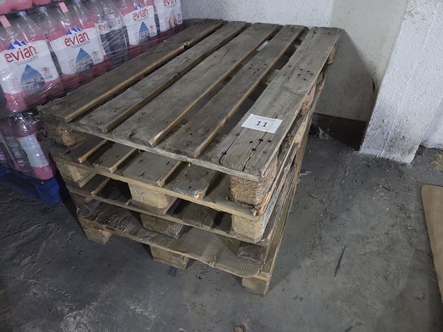 Lot diverse pallets - afbeelding 1 van  6