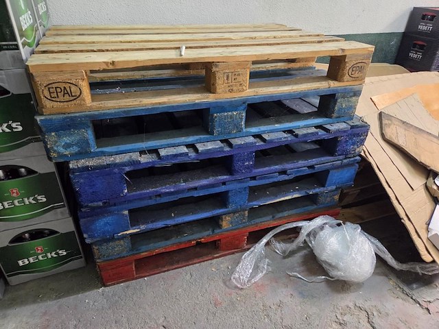 Lot diverse pallets - afbeelding 5 van  6